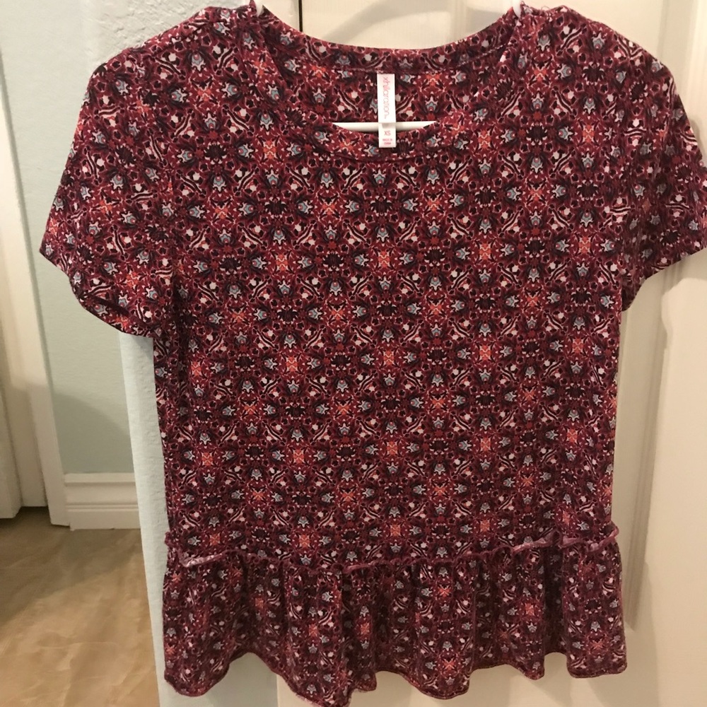 Patterned Top - Picture 2 of 3